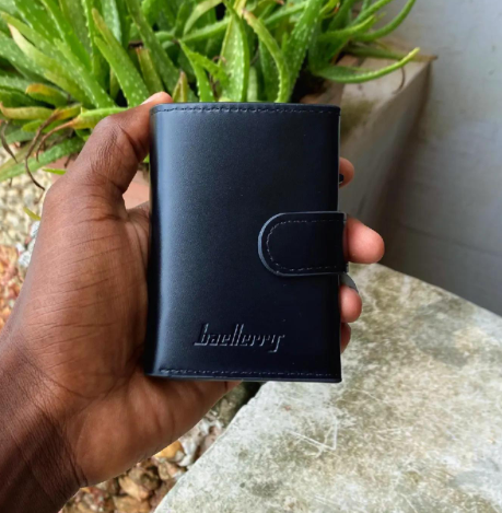 🖤 Porte-carte Éjectable RFID – Élégance et Simplicité Réunies